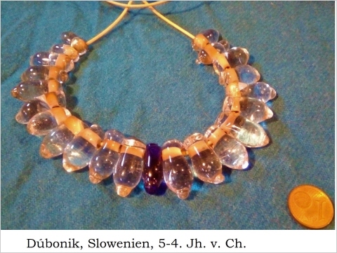 Bommelperlen, auch vasenförmige Perlen genannt, klar, etwa 20 Stück